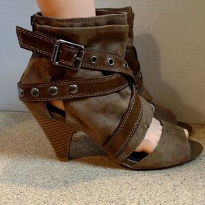 👍 Simply Vera Funky  Booties. Bin A12